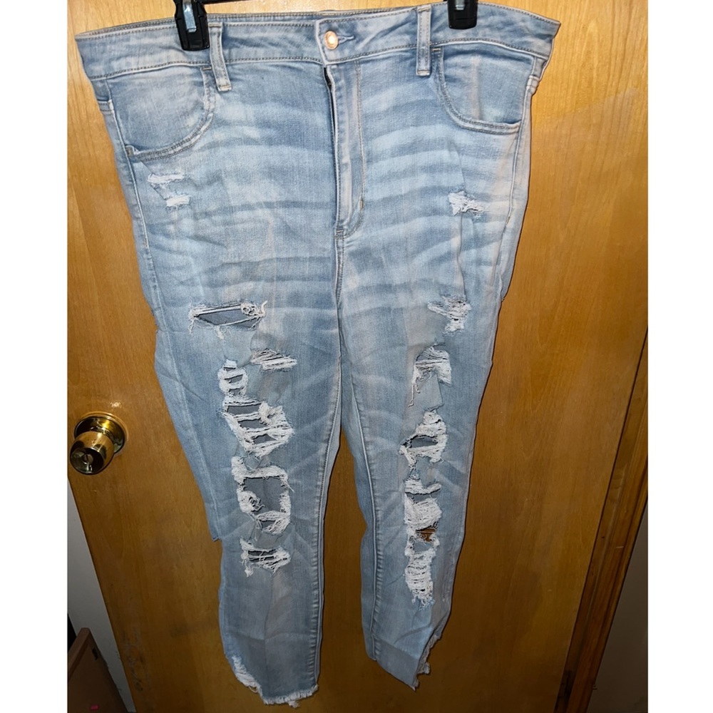 Women’s American Eagle Distressed Skinny Jeans size 18Short. Next Level Stretch.
